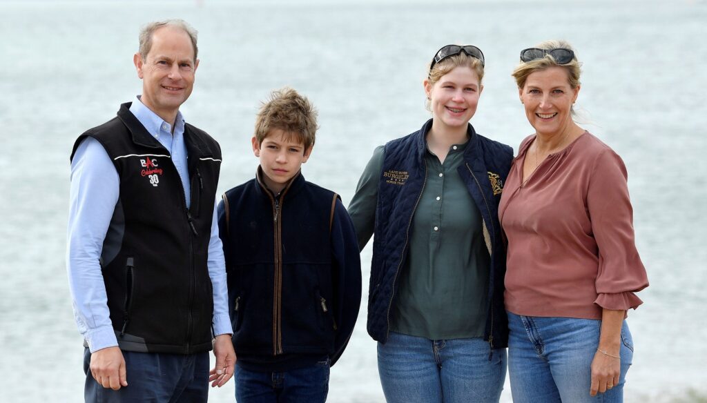 2020 09 20 louise edward james sophie strand ANP lr