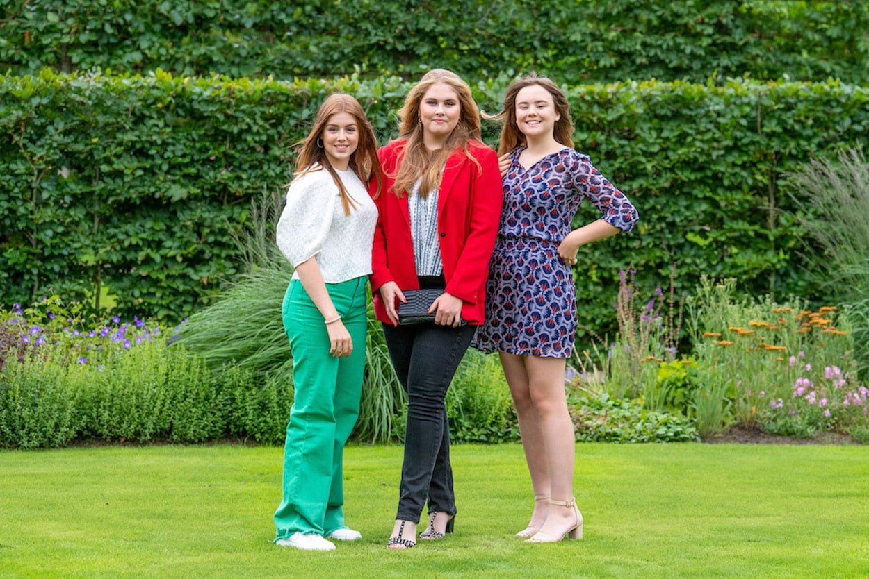 2021 zomerfotosessie wa maxima zussen alexia ariane amalia rood groen rvd