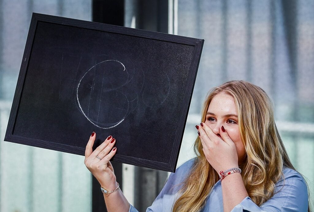 2021 04 27 amalia koningsdag kwis nagels lachen ANP