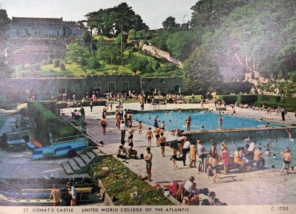 alexia uwc atlantic collece zwembad vintage