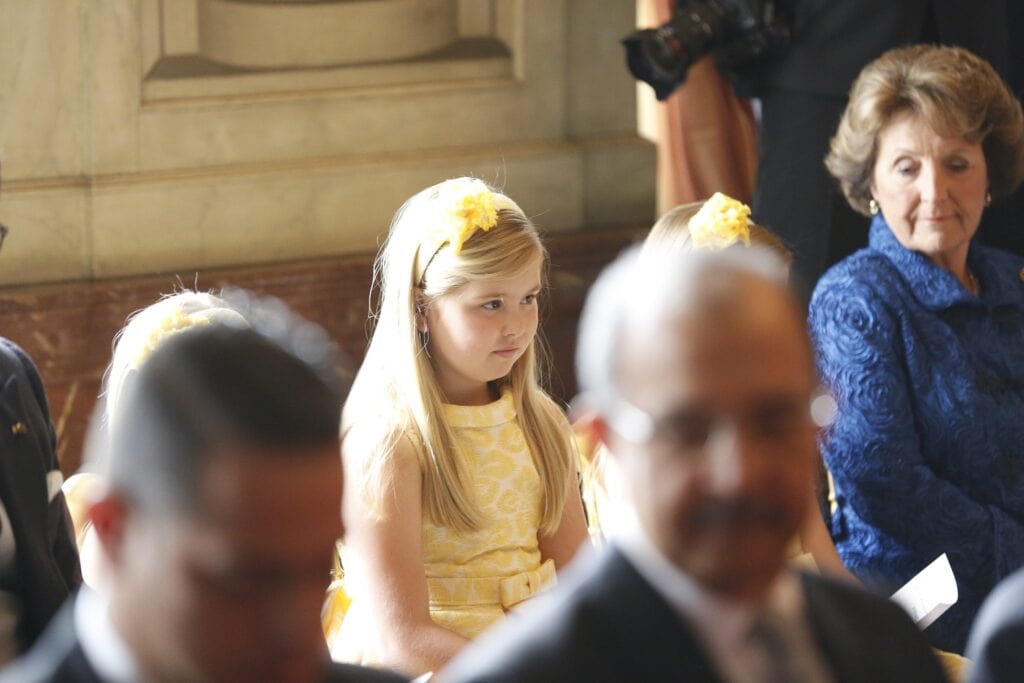 2013 04 30 amalia inhuldiging geel ANP