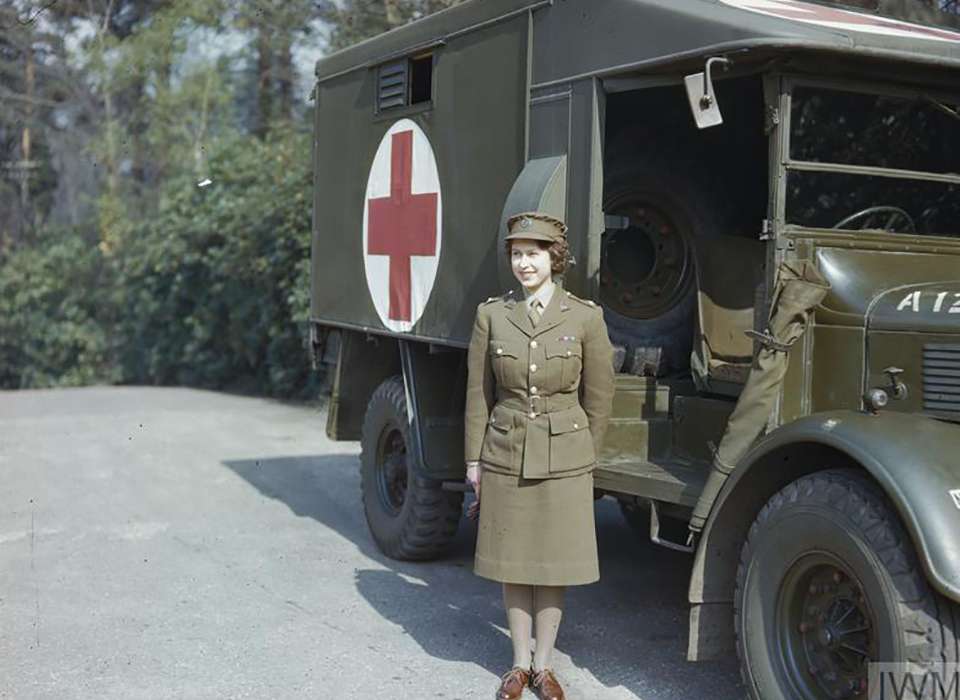1945 elizabeth leger monteur TRF
