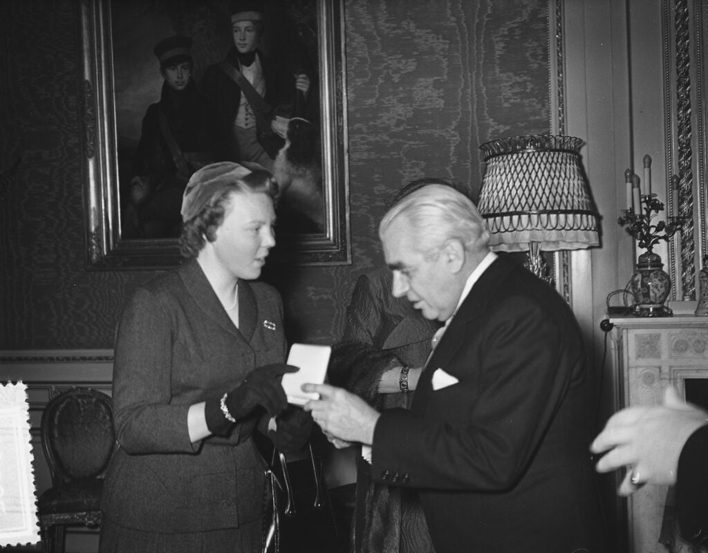 1956 beatrix 18 jaar raad van state NA 04