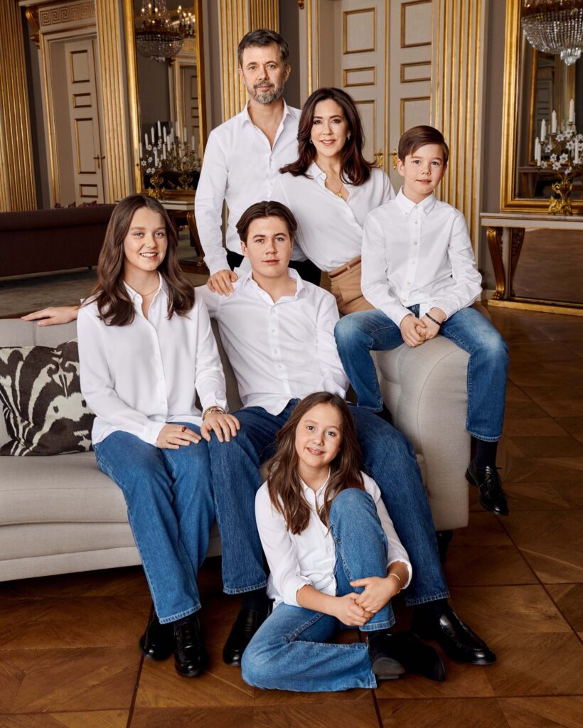 2022 mary portret jeans kh