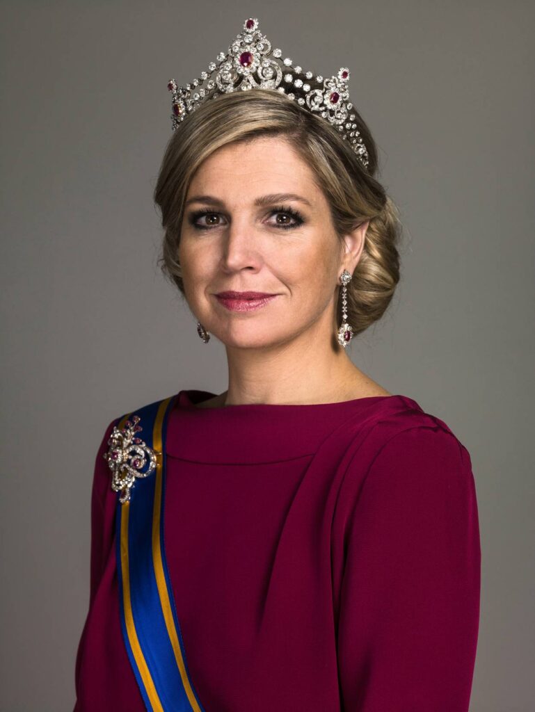 2013 maxima tiara rvd