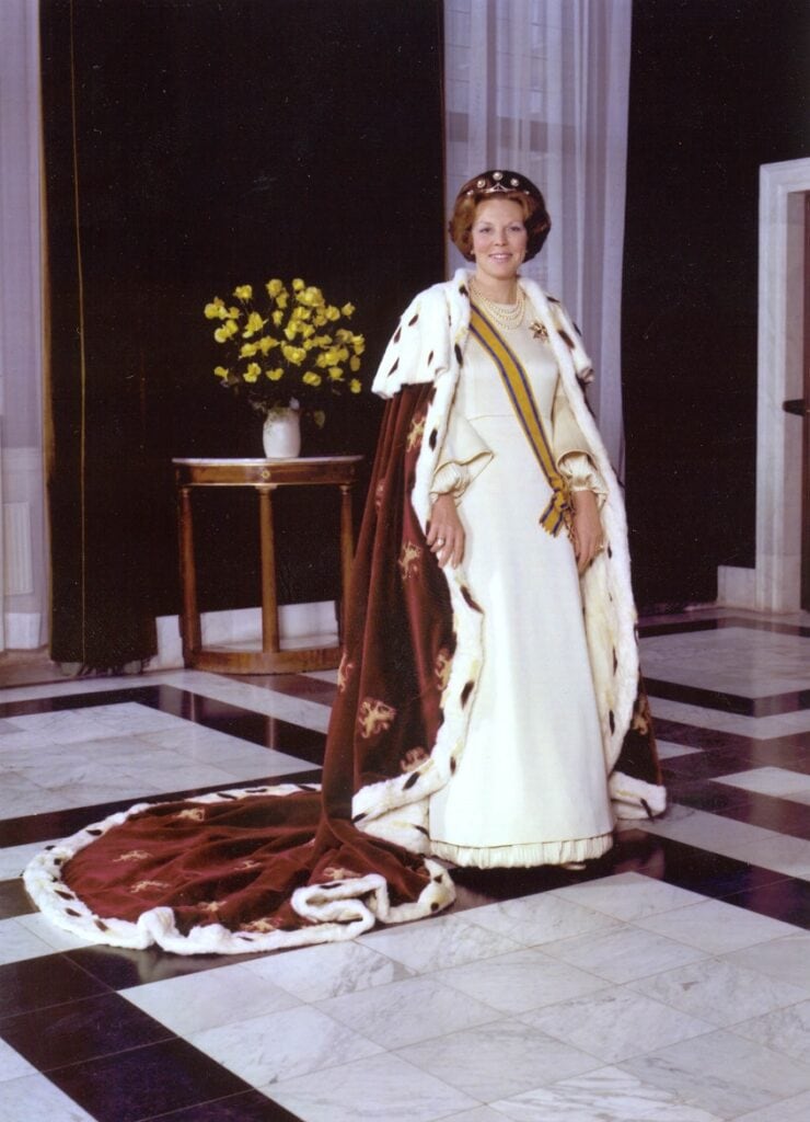 beatrix tiara inhuldiging rvd