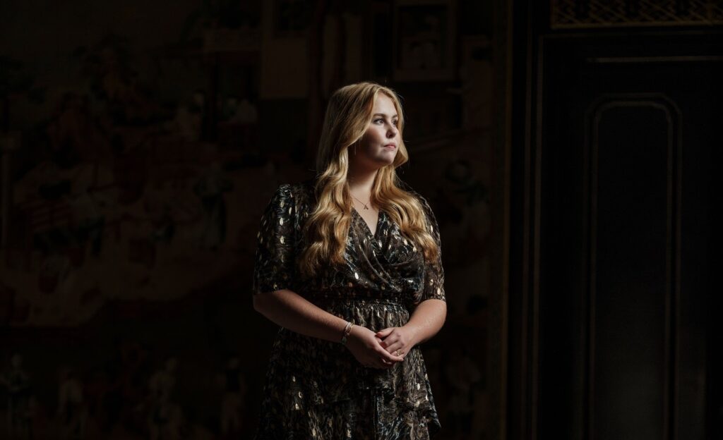 2021 portret Amalia staand ladress lr InPixio