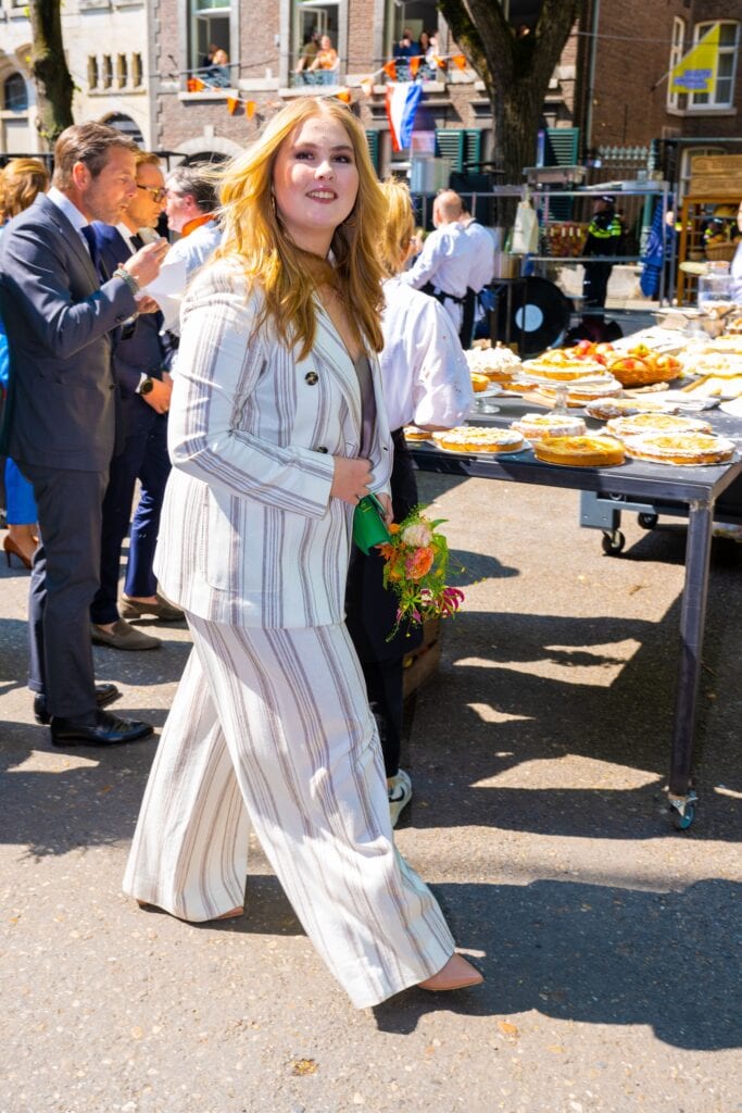 2022 amalia koningsdag pak blazer wit anp 3