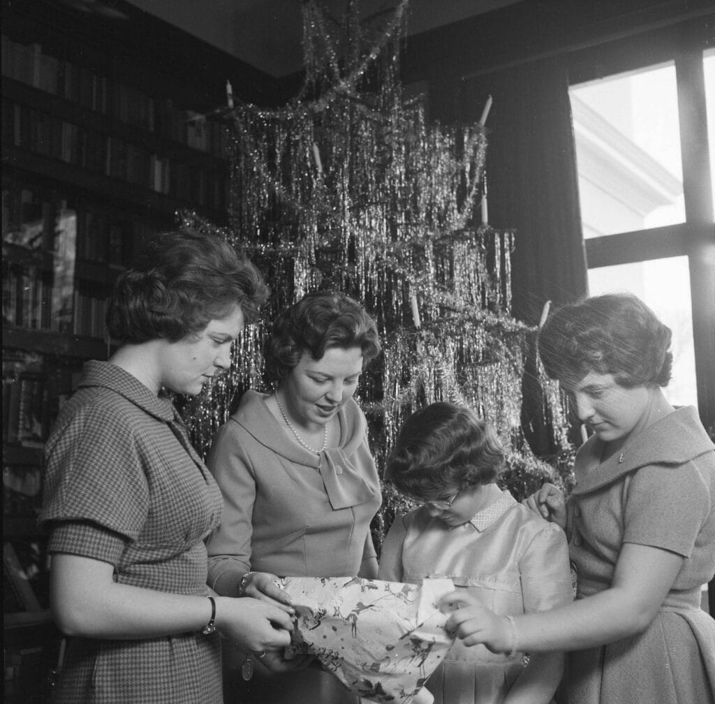 oranjes familie kerstboom kerst na3