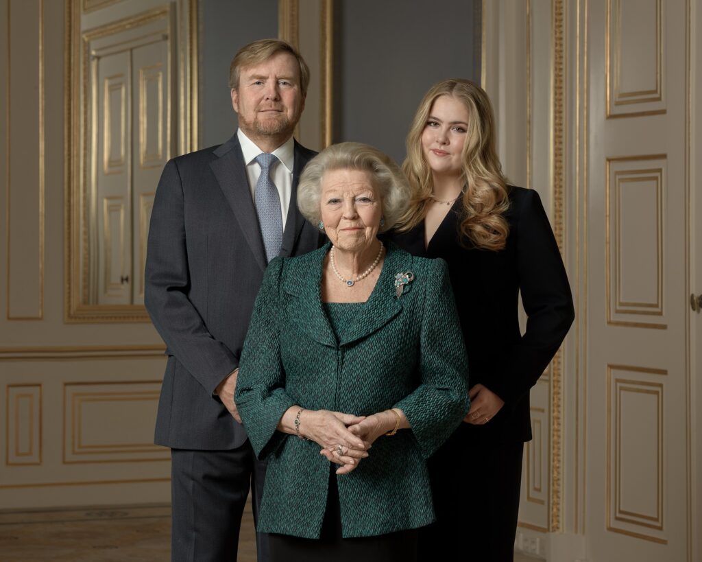 2023 drie generatieportret willem alexander beatrix amalia