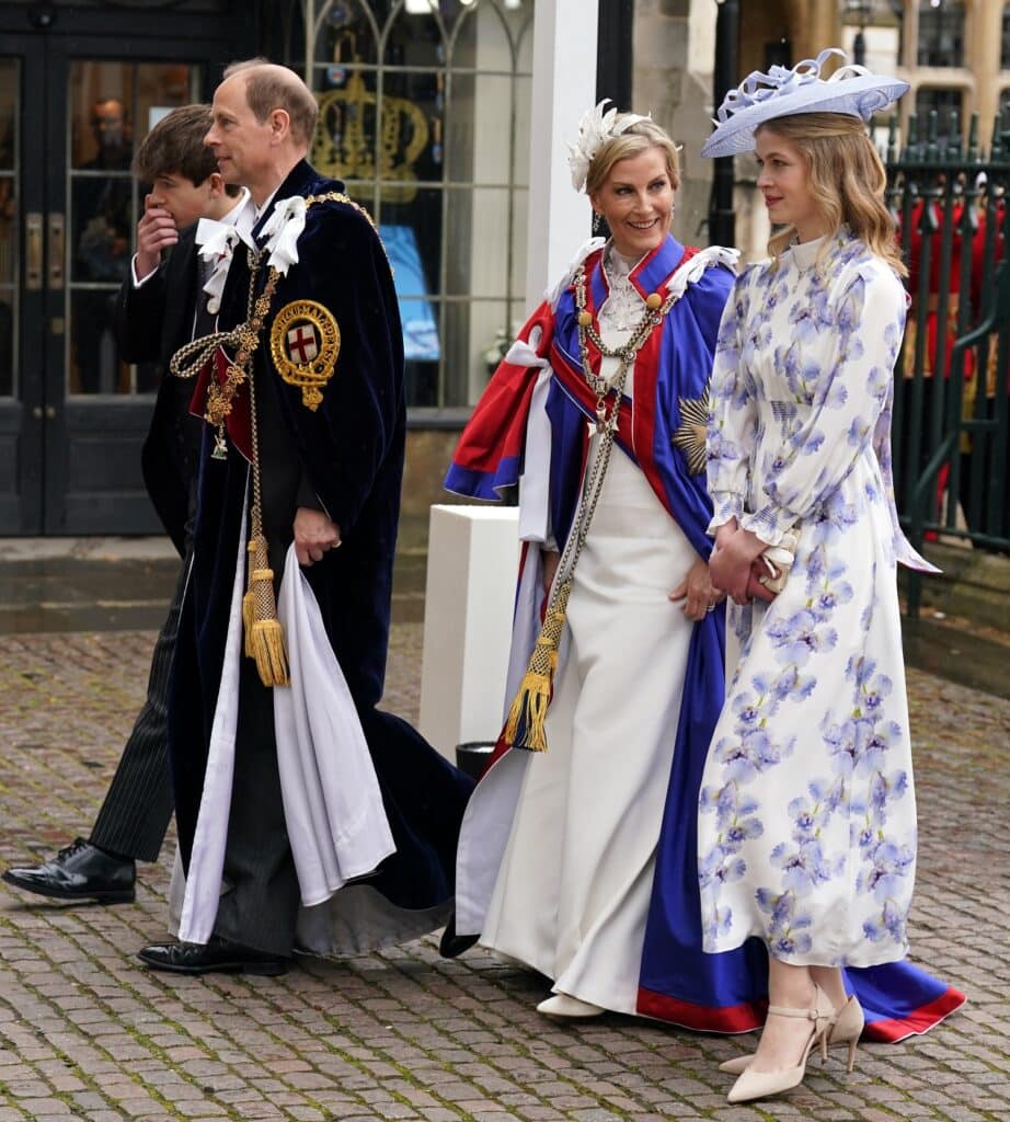 Guests arriving at the Abbey