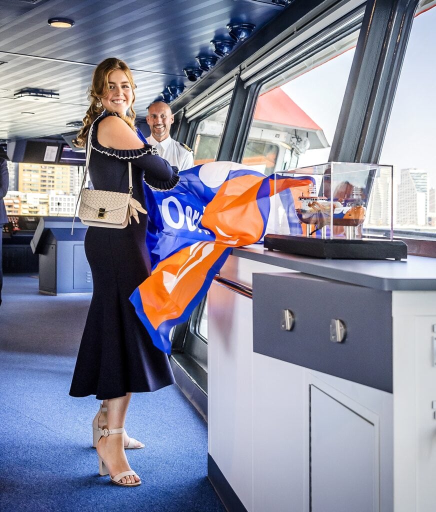Prinses Alexia doopt schip als eerste officiële werkbezoek