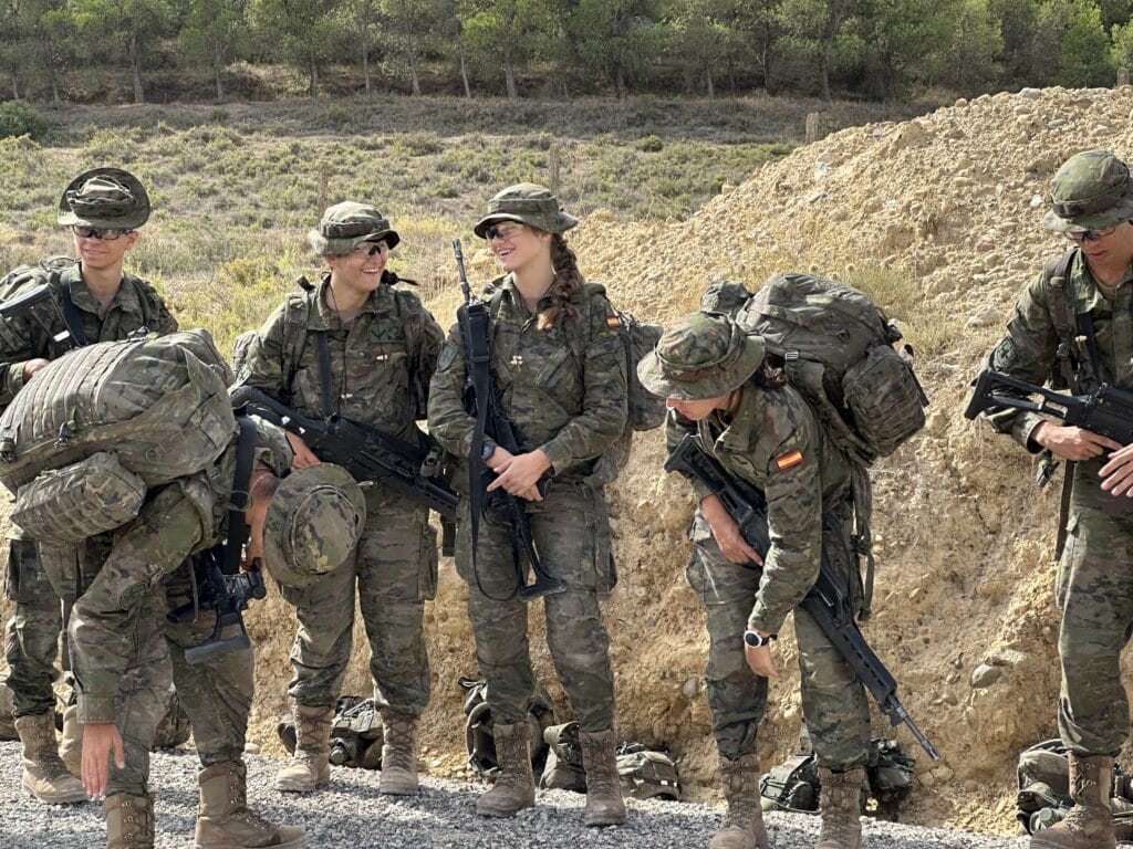 2023 spanje leonor militaire academie rode baret CR 04