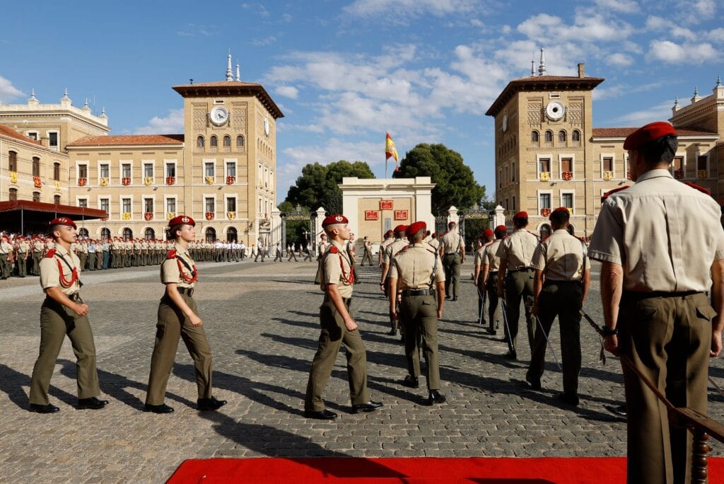 2023 spanje leonor militaire academie rode baret CR 07