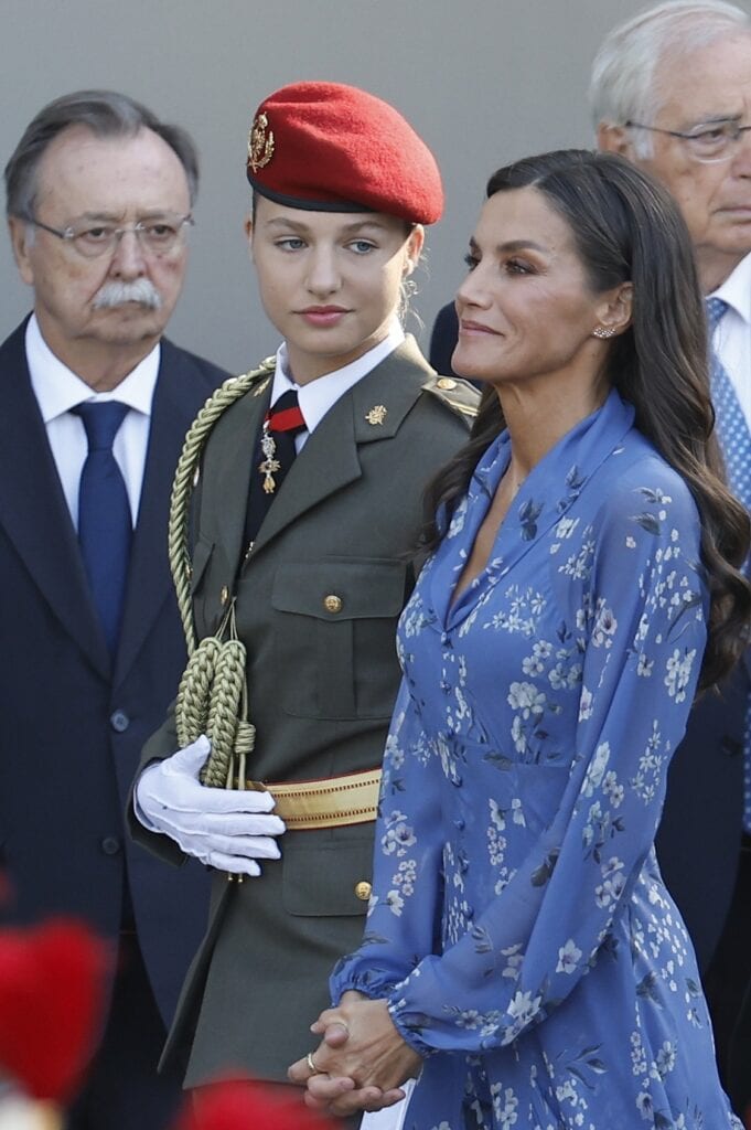 Royal family members attend military parade on Spanish National Day