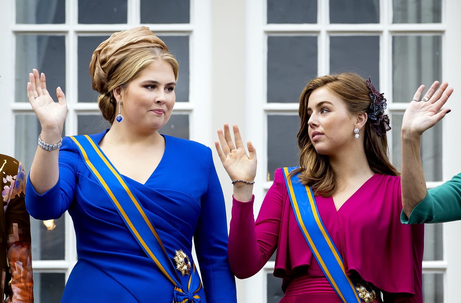 Prinsjesdag: Aankomst Koninklijke stoet bij Noordeinde en balkonscene