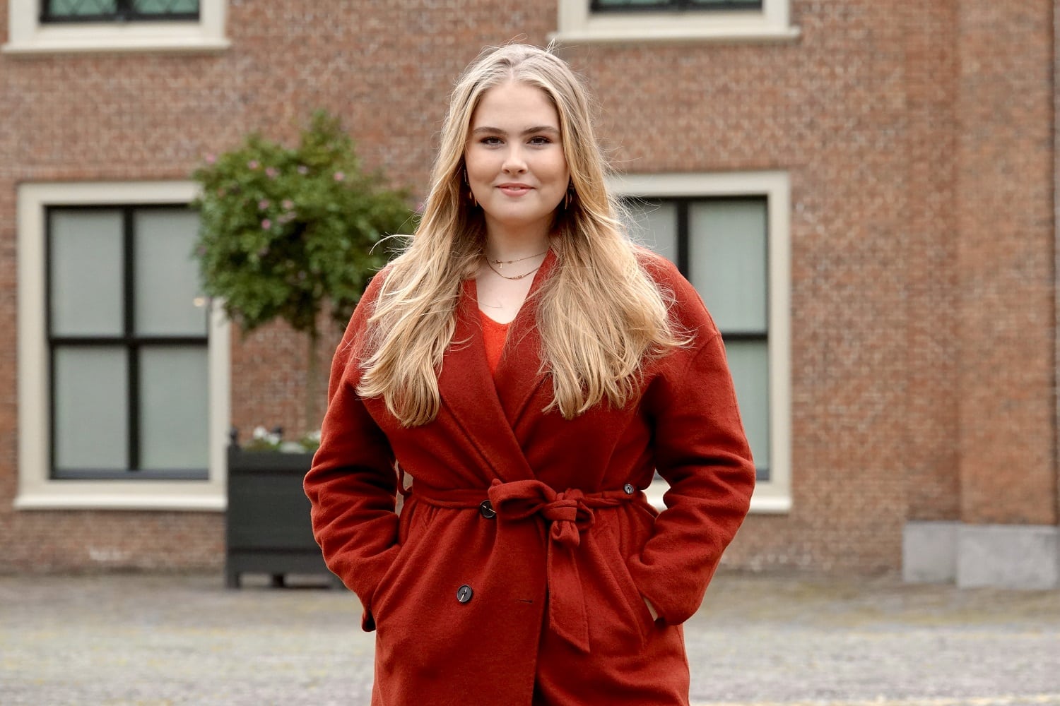 2023 amalia wintersessie rode jas RVD