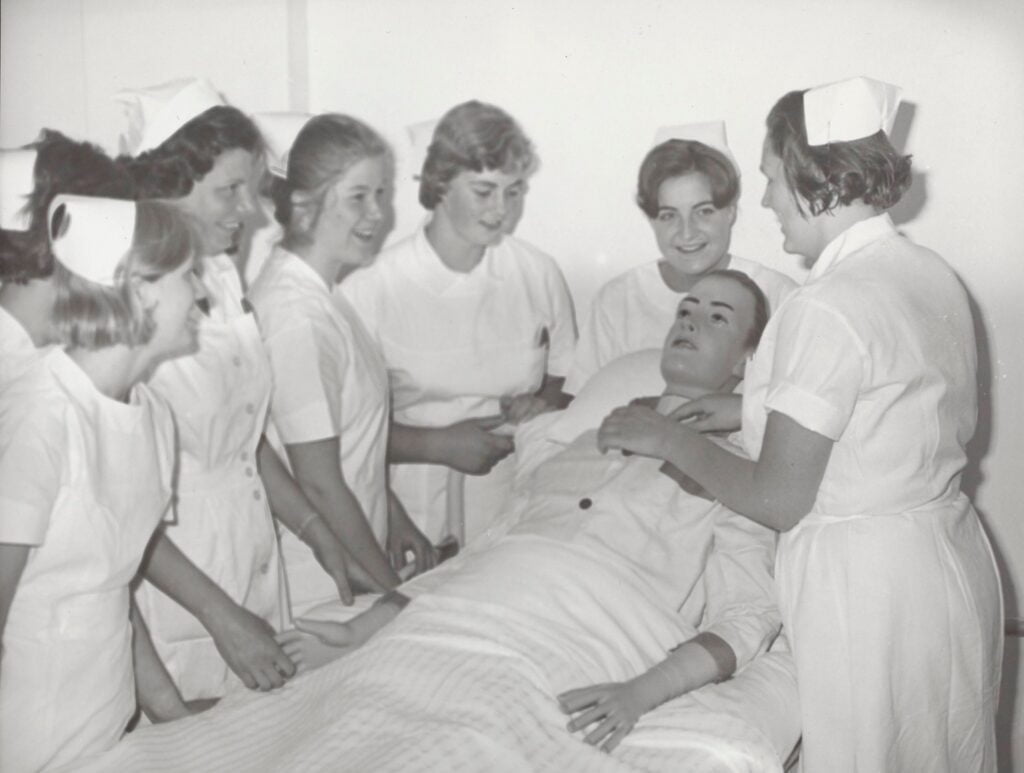 1965 nederland margriet verpleegster NA