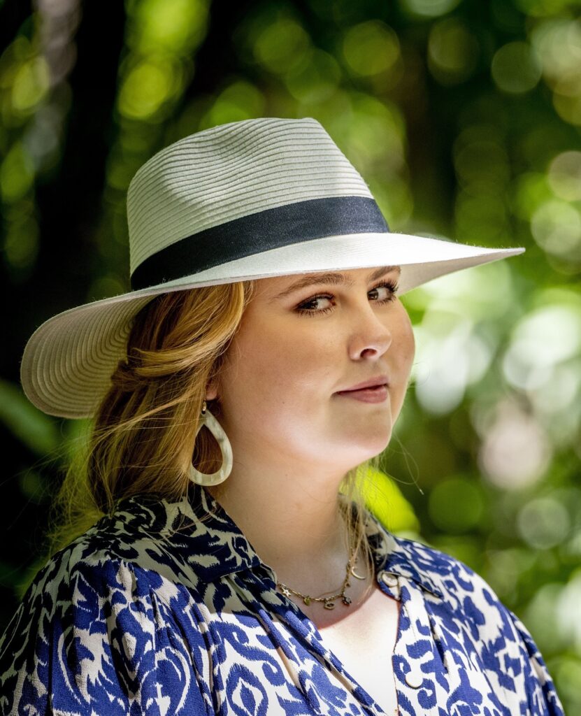 2023 amalia side eye ANP 04