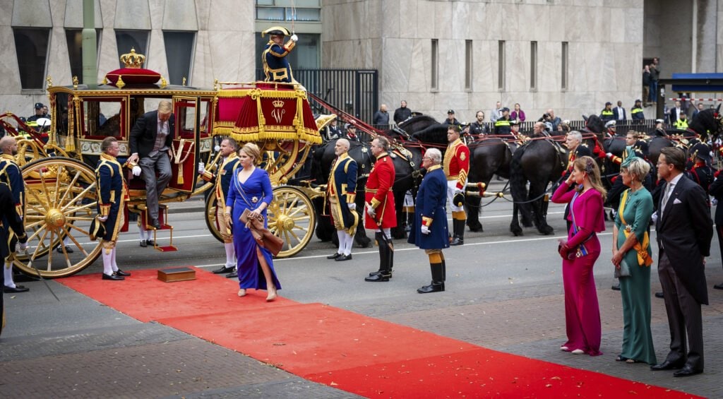 2023 prinsjesdag amalia rode loper carpet ministerie van financien.jpg