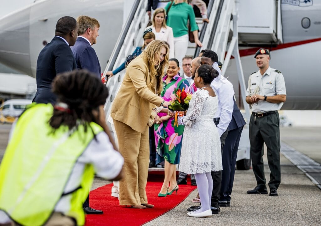 Koningspaar en prinses Amalia bezoeken Sint Maarten