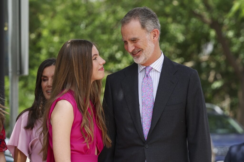 Spanish infanta Sofia receives initiation sacrament of confirmation