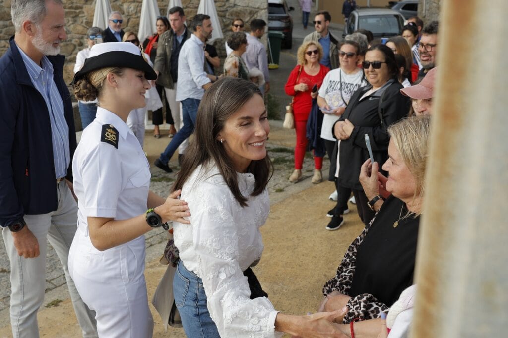 Spanish royal couple visits elder daughter in Pontevedra
