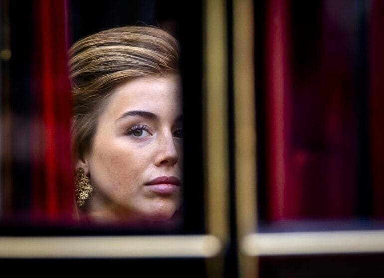 Prinsjesdag: Vertrek koninklijke stoet Paleis Noordeinde naar Koninklijke Schouwburg