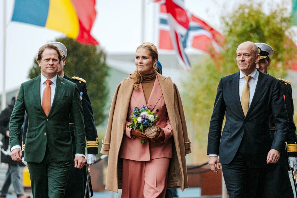 prinses van oranje doopt zr ms den helder 6