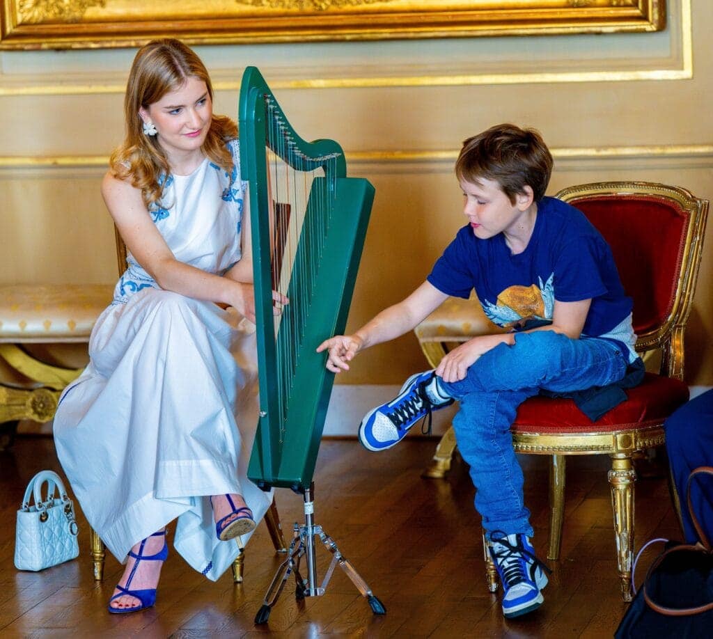 Prinses Elisabeth verwelkomt kinderen