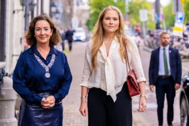 Prinses van Oranje ontvangen in Amsterdam