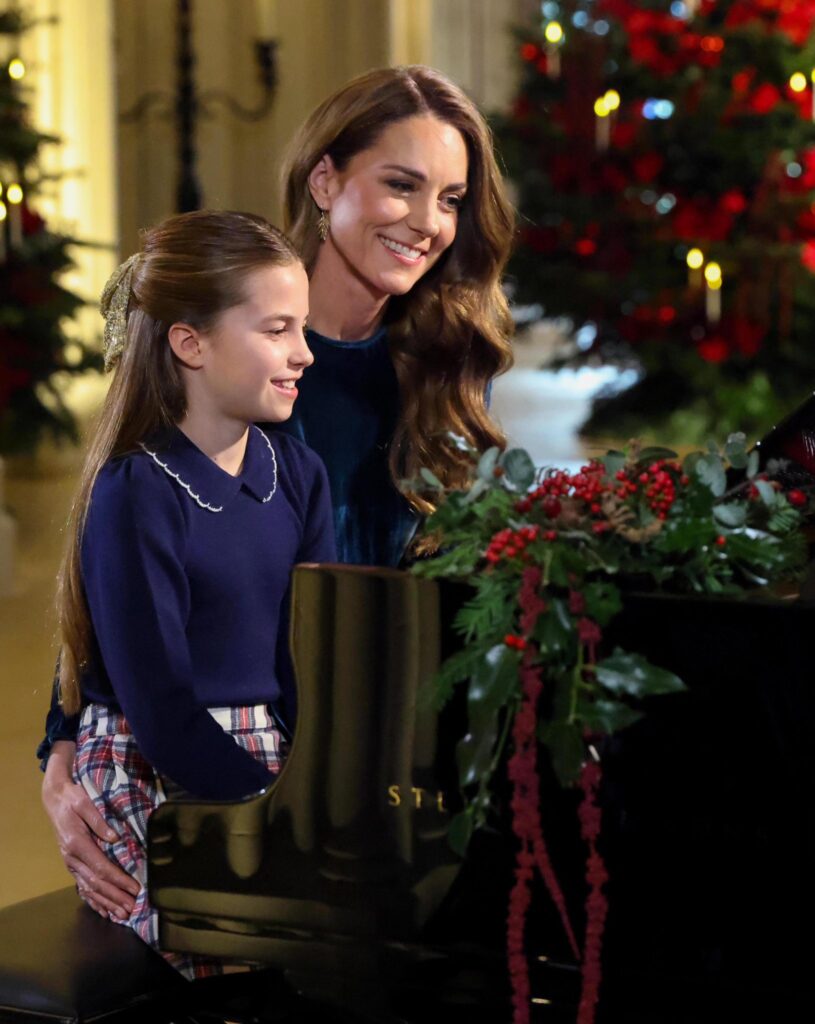 Catherine en Charlotte 03 piano