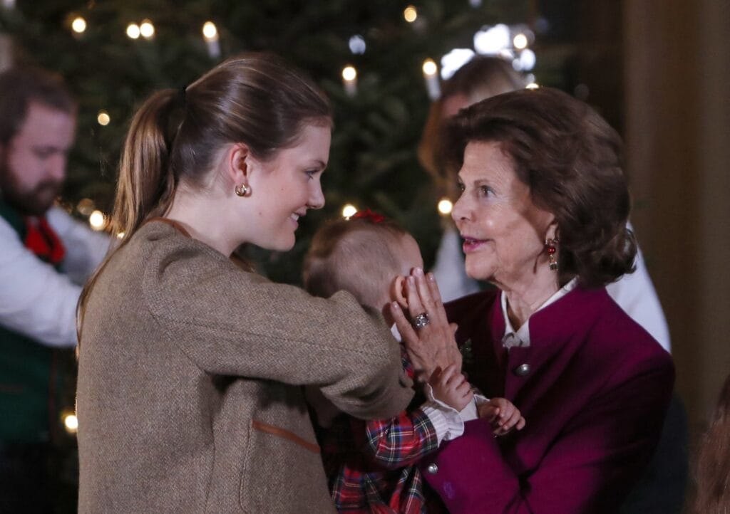 2025 zweden estelle met petekind Ines en Silvia ANP